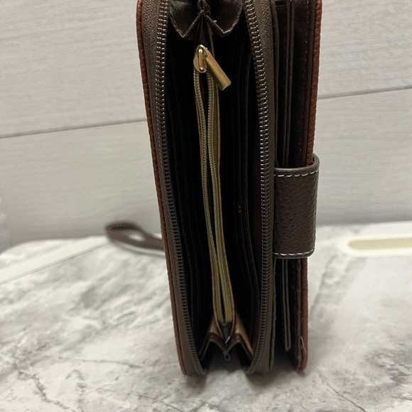 Stone Mountain Wallet NWOT Brown and Tan - Picture 6 of 7